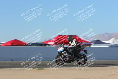 media/Nov-06-2023-Moto Forza (Mon) [[ce023d0744]]/4-Beginner Group/Session 4 (Finish Line Checker)/